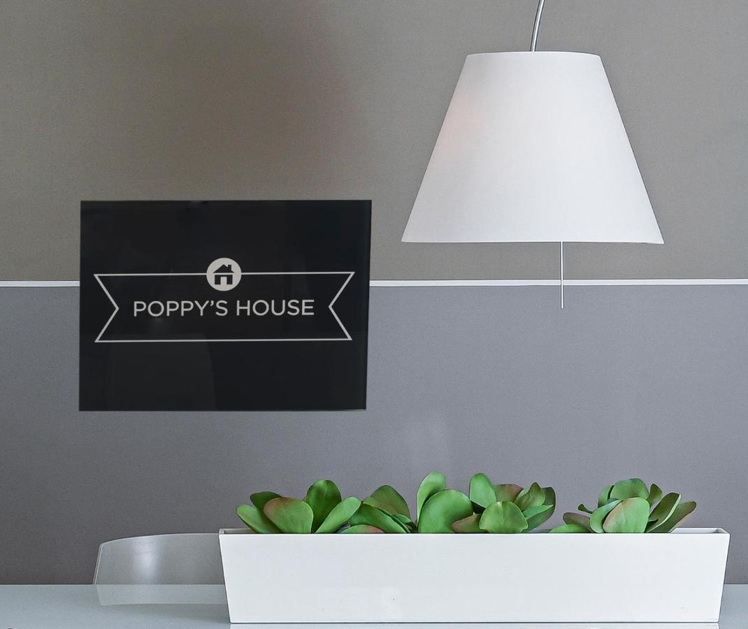 Poppy'S House Apartment La Spezia Bagian luar foto